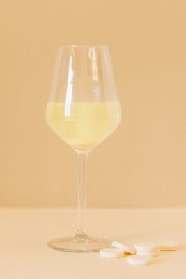 Effervescent tablet dissolving in water — Voquezna vs pantoprazole comparison