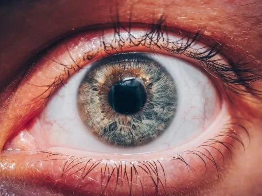 Combigan eye drops (brimonidine/timolol) for lowering glaucoma eye pressure